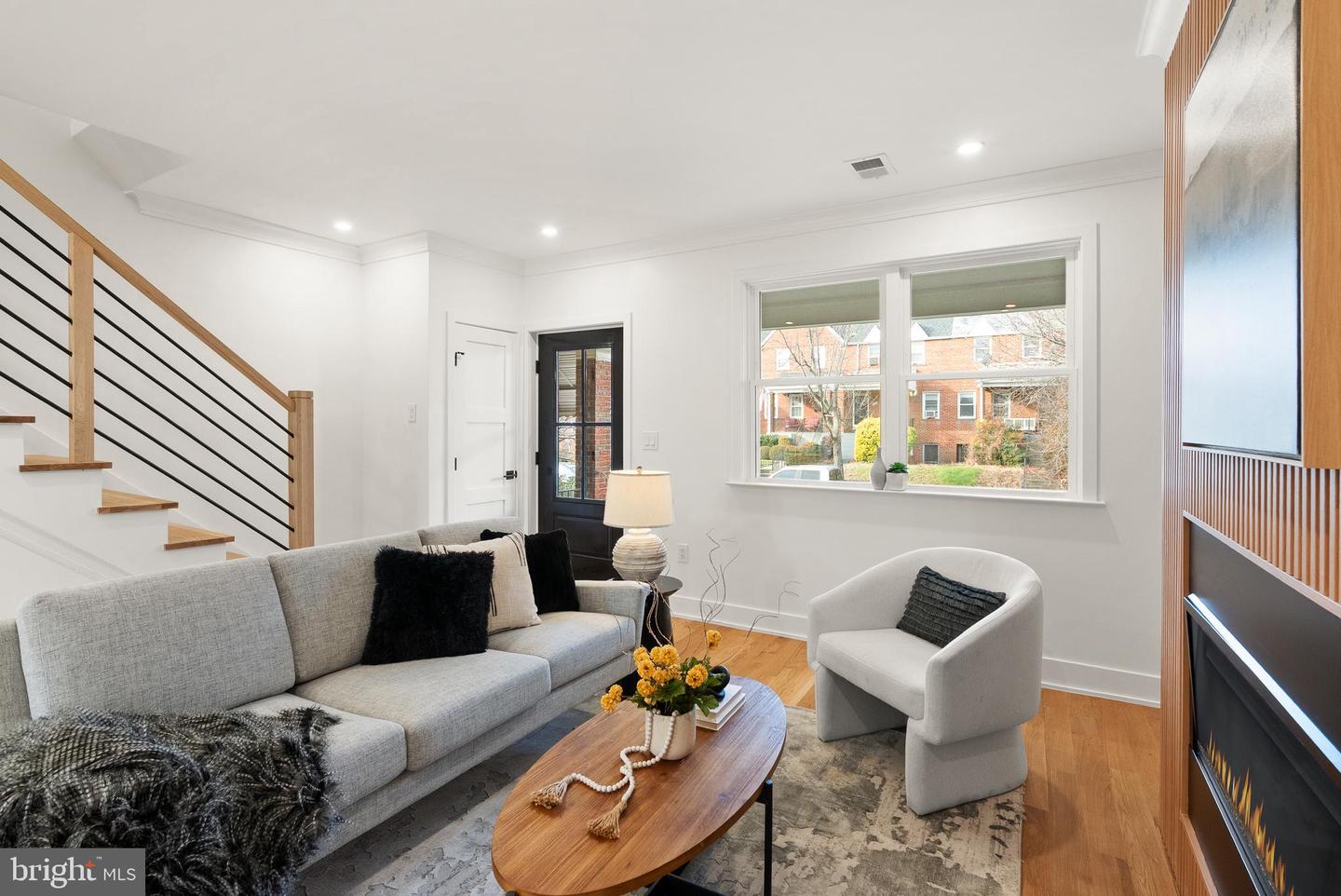 321 16TH ST NE, WASHINGTON, District Of Columbia 20002, 4 Bedrooms Bedrooms, ,3 BathroomsBathrooms,Residential,For sale,321 16TH ST NE,DCDC2233502 MLS # DCDC2233502