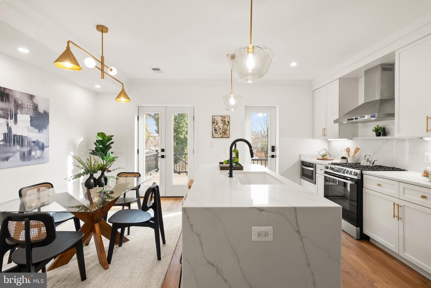 321 16TH ST NE, WASHINGTON, District Of Columbia 20002, 4 Bedrooms Bedrooms, ,3 BathroomsBathrooms,Residential,For sale,321 16TH ST NE,DCDC2233502 MLS # DCDC2233502