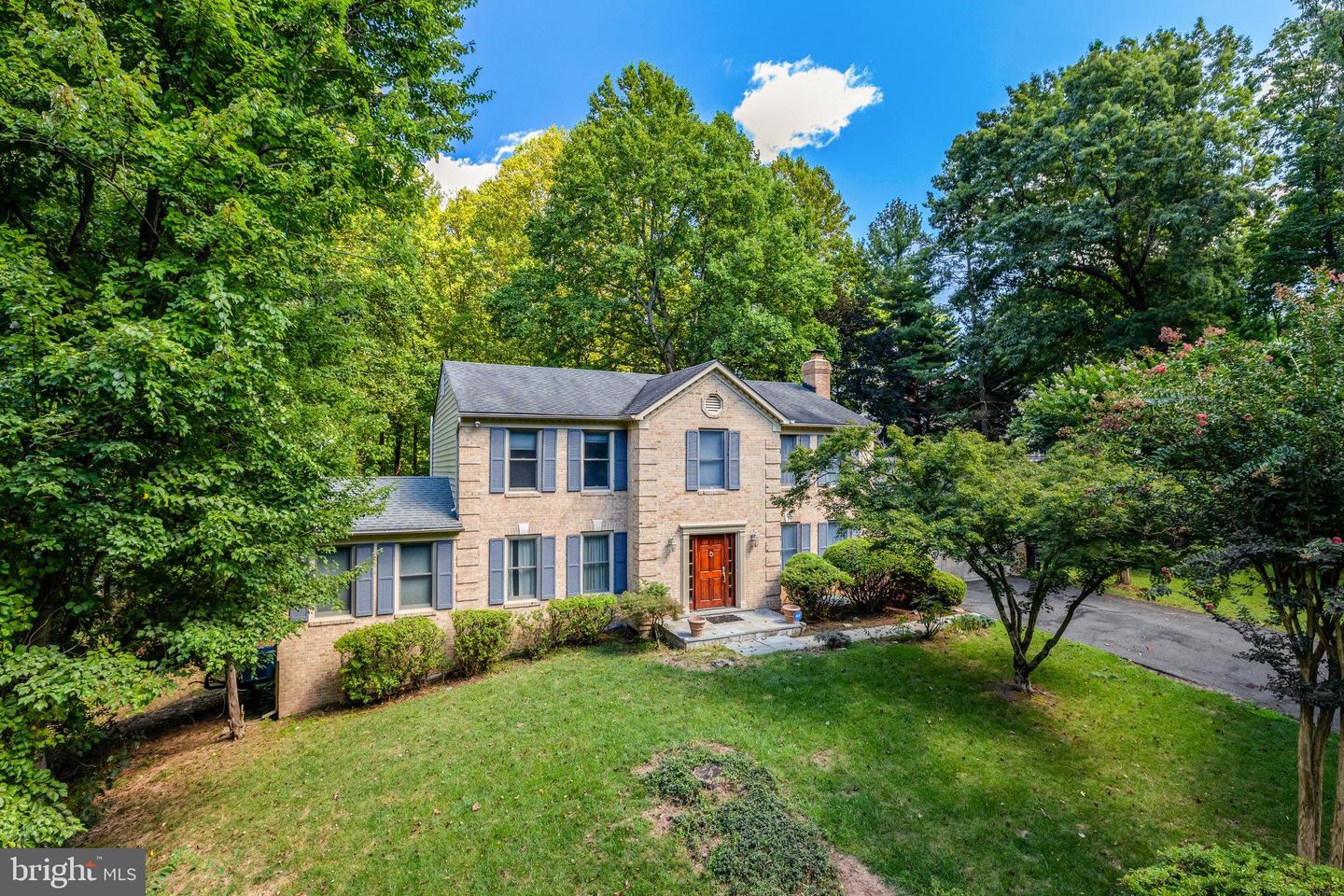 987 OLD HOLLY DR, GREAT FALLS, Virginia 22066, 5 Bedrooms Bedrooms, ,3 BathroomsBathrooms,Residential,For sale,987 OLD HOLLY DR,VAFX2281496 MLS # VAFX2281496