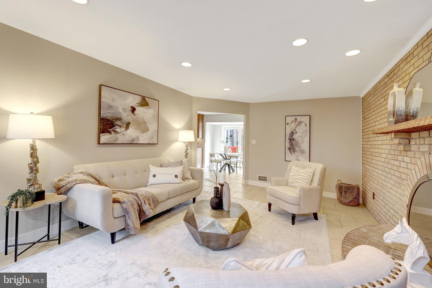 987 OLD HOLLY DR, GREAT FALLS, Virginia 22066, 5 Bedrooms Bedrooms, ,3 BathroomsBathrooms,Residential,For sale,987 OLD HOLLY DR,VAFX2281496 MLS # VAFX2281496