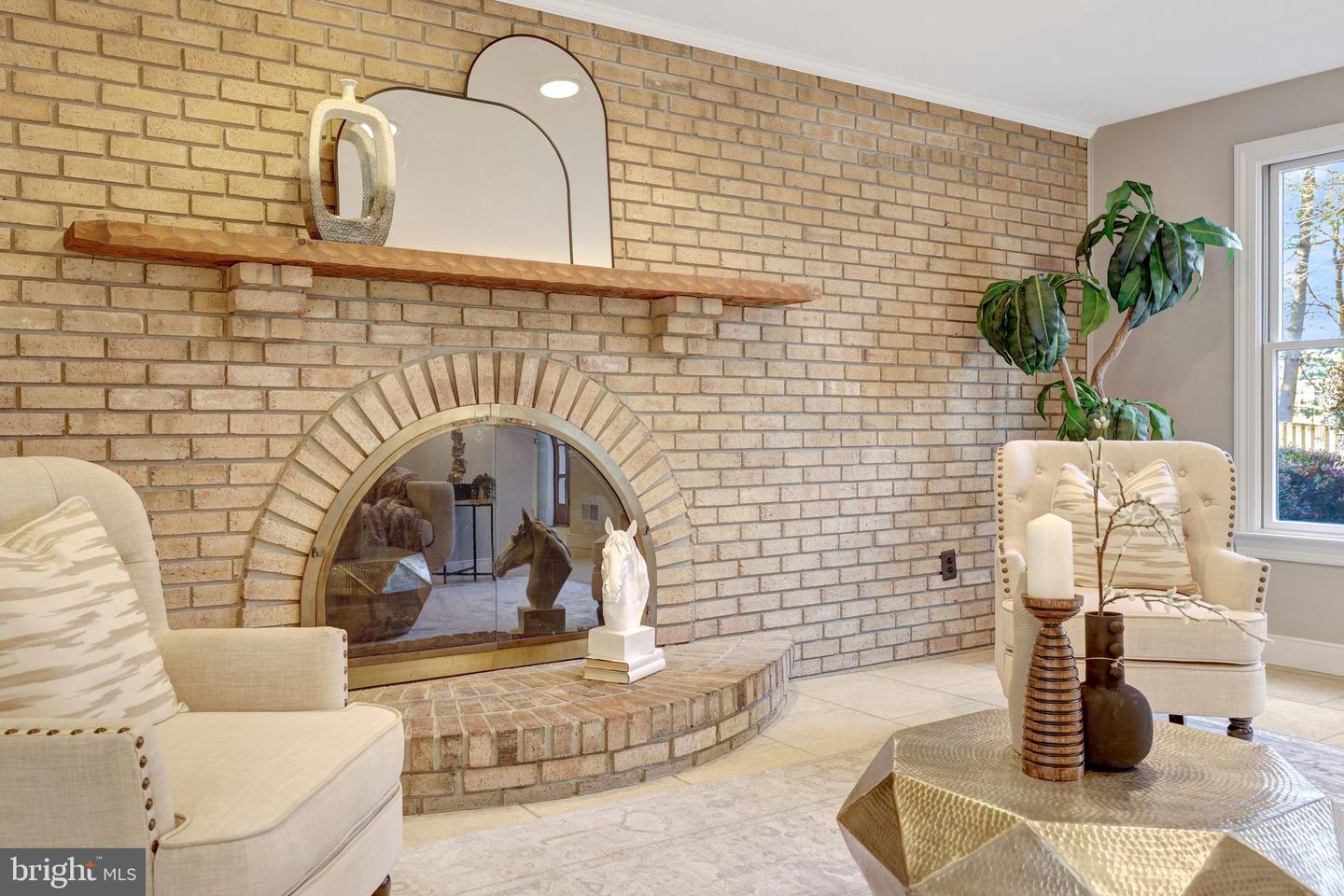 987 OLD HOLLY DR, GREAT FALLS, Virginia 22066, 5 Bedrooms Bedrooms, ,3 BathroomsBathrooms,Residential,For sale,987 OLD HOLLY DR,VAFX2281496 MLS # VAFX2281496