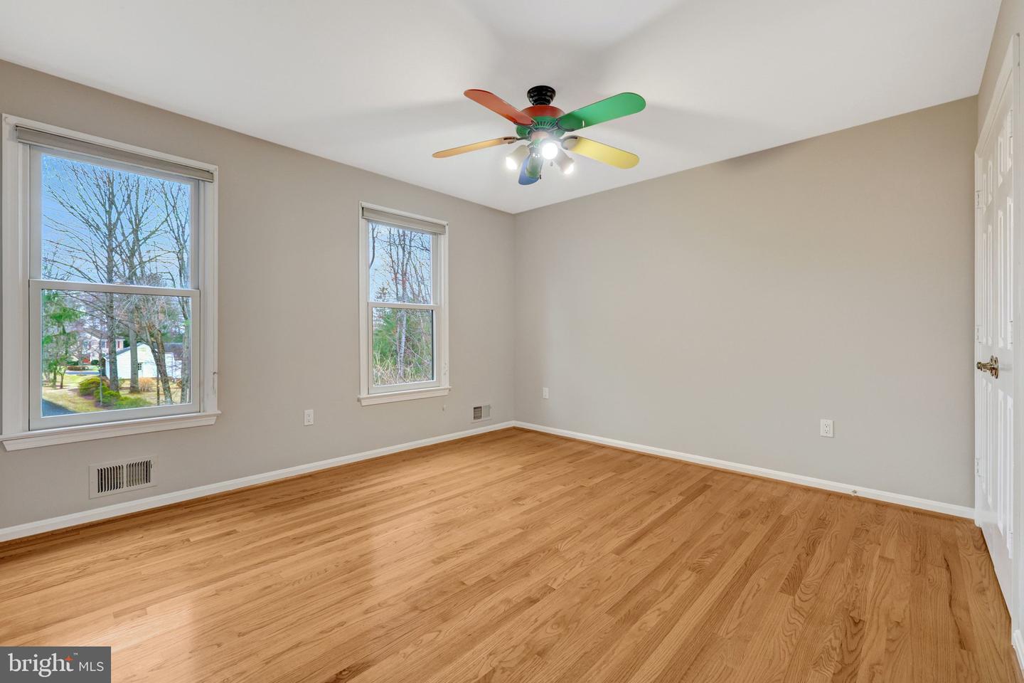 987 OLD HOLLY DR, GREAT FALLS, Virginia 22066, 5 Bedrooms Bedrooms, ,3 BathroomsBathrooms,Residential,For sale,987 OLD HOLLY DR,VAFX2281496 MLS # VAFX2281496