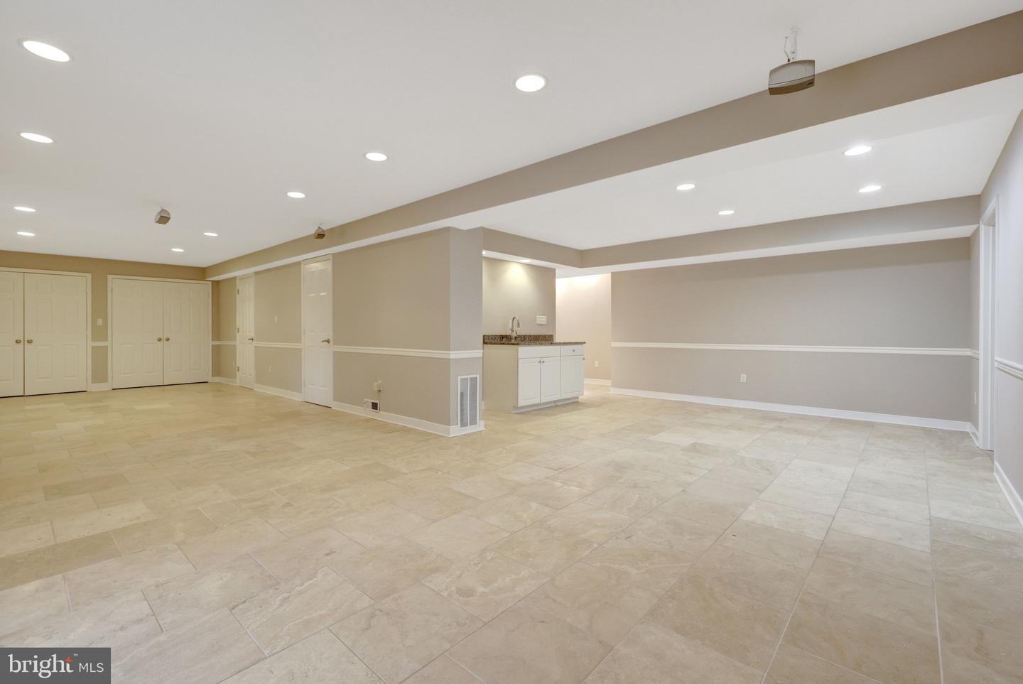 987 OLD HOLLY DR, GREAT FALLS, Virginia 22066, 5 Bedrooms Bedrooms, ,3 BathroomsBathrooms,Residential,For sale,987 OLD HOLLY DR,VAFX2281496 MLS # VAFX2281496