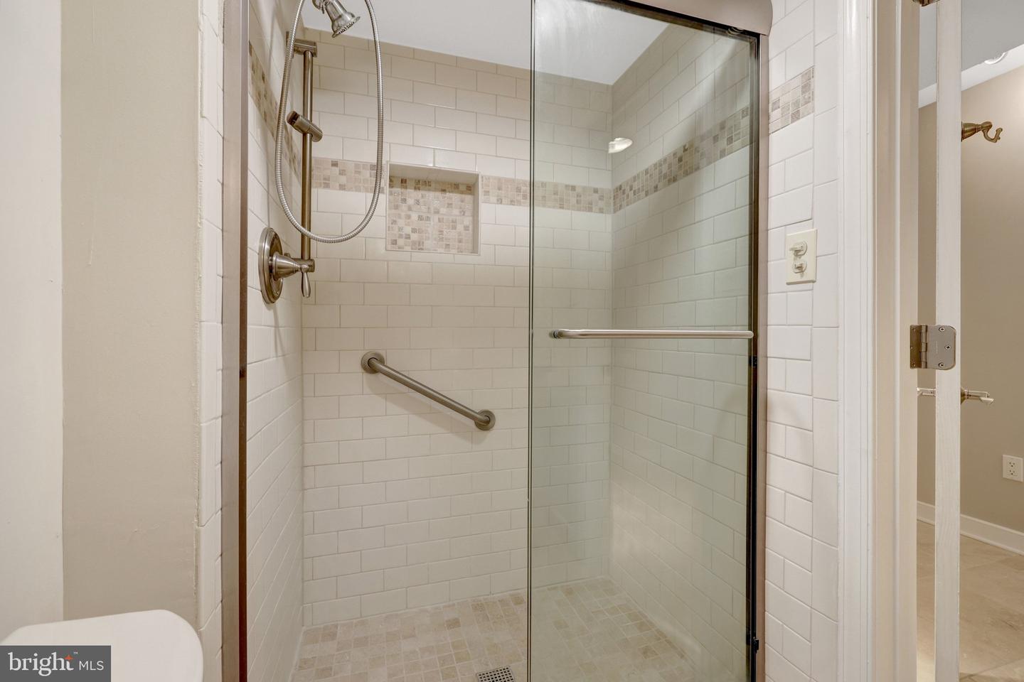 987 OLD HOLLY DR, GREAT FALLS, Virginia 22066, 5 Bedrooms Bedrooms, ,3 BathroomsBathrooms,Residential,For sale,987 OLD HOLLY DR,VAFX2281496 MLS # VAFX2281496