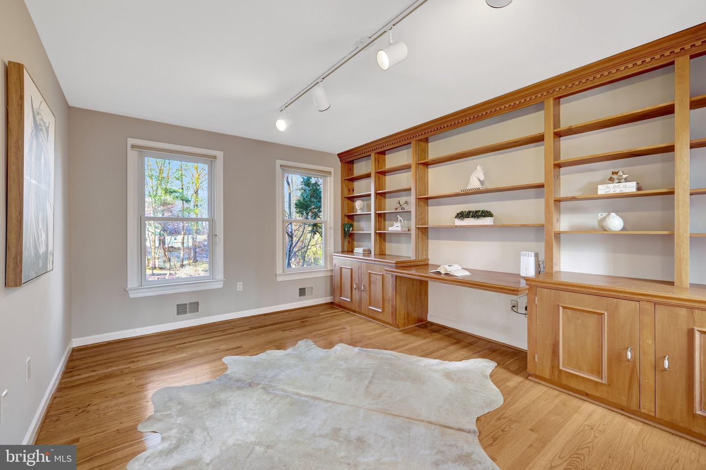 987 OLD HOLLY DR, GREAT FALLS, Virginia 22066, 5 Bedrooms Bedrooms, ,3 BathroomsBathrooms,Residential,For sale,987 OLD HOLLY DR,VAFX2281496 MLS # VAFX2281496