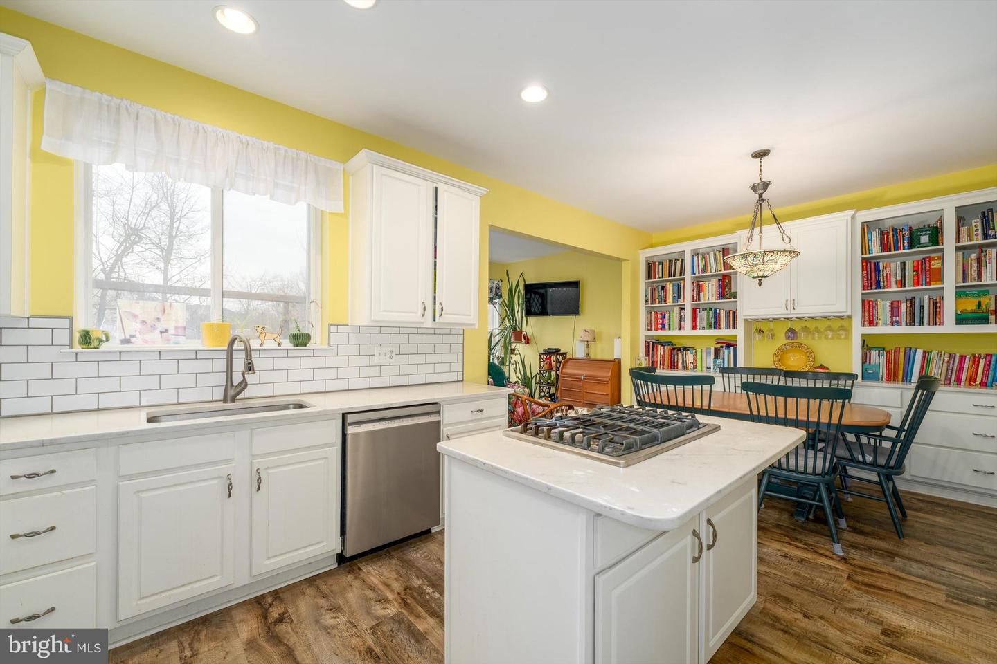 13082 PARK CRESCENT CIR, HERNDON, Virginia 20171, 3 Bedrooms Bedrooms, ,2 BathroomsBathrooms,Residential,For sale,13082 PARK CRESCENT CIR,VAFX2281656 MLS # VAFX2281656