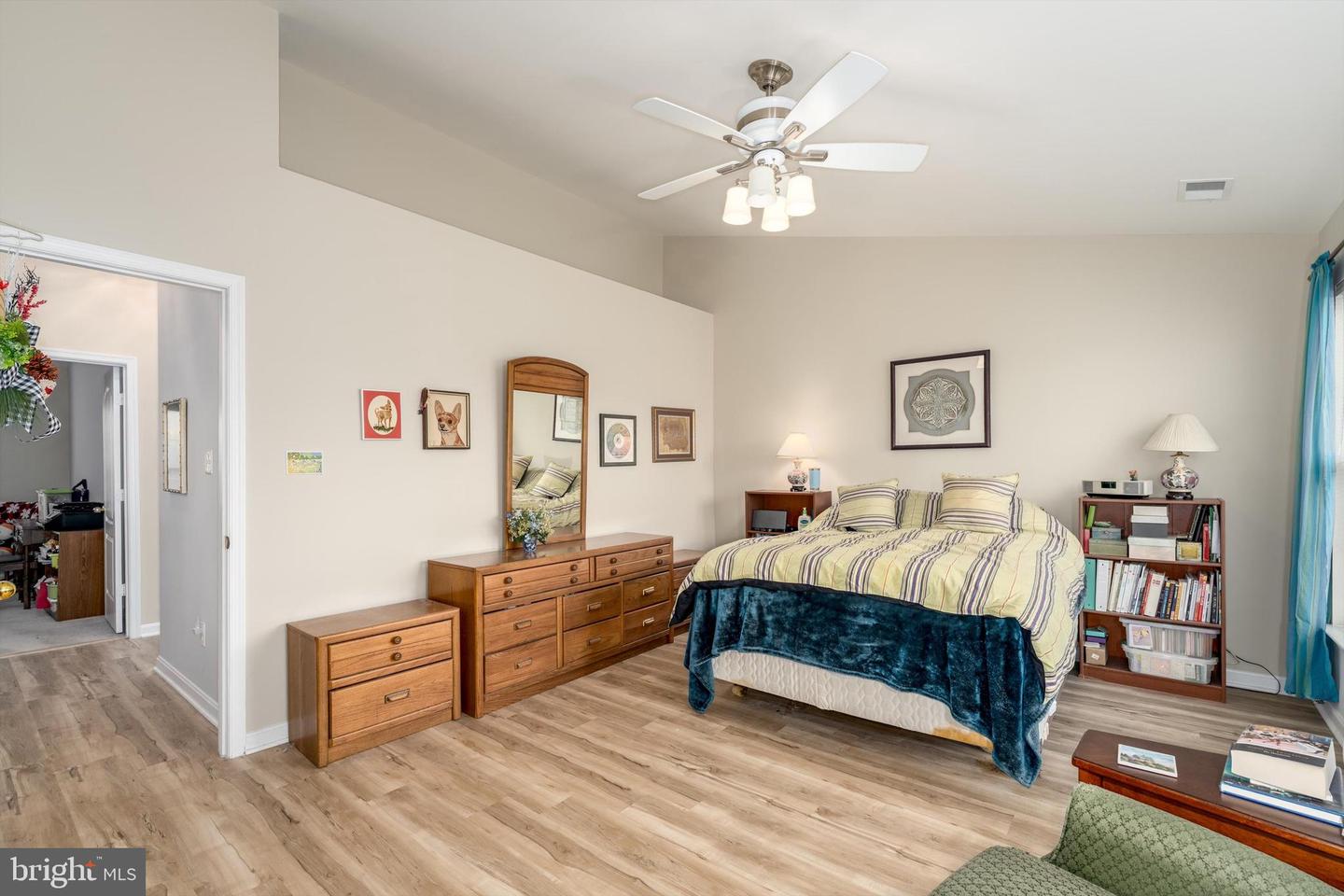 13082 PARK CRESCENT CIR, HERNDON, Virginia 20171, 3 Bedrooms Bedrooms, ,2 BathroomsBathrooms,Residential,For sale,13082 PARK CRESCENT CIR,VAFX2281656 MLS # VAFX2281656