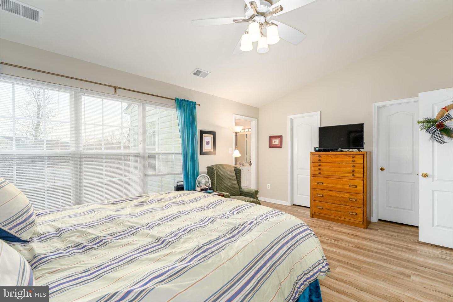 13082 PARK CRESCENT CIR, HERNDON, Virginia 20171, 3 Bedrooms Bedrooms, ,2 BathroomsBathrooms,Residential,For sale,13082 PARK CRESCENT CIR,VAFX2281656 MLS # VAFX2281656