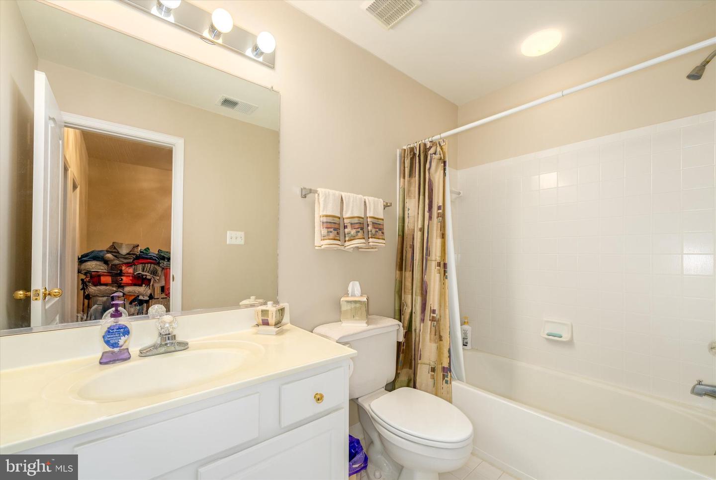 13082 PARK CRESCENT CIR, HERNDON, Virginia 20171, 3 Bedrooms Bedrooms, ,2 BathroomsBathrooms,Residential,For sale,13082 PARK CRESCENT CIR,VAFX2281656 MLS # VAFX2281656