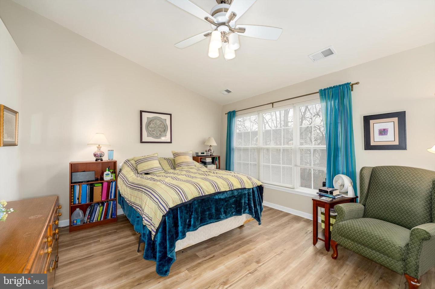 13082 PARK CRESCENT CIR, HERNDON, Virginia 20171, 3 Bedrooms Bedrooms, ,2 BathroomsBathrooms,Residential,For sale,13082 PARK CRESCENT CIR,VAFX2281656 MLS # VAFX2281656