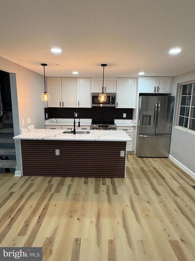 1964 KNOLL TOP LN, WOODBRIDGE, Virginia 22191, 4 Bedrooms Bedrooms, ,3 BathroomsBathrooms,Residential,For sale,1964 KNOLL TOP LN,VAPW2108752 MLS # VAPW2108752