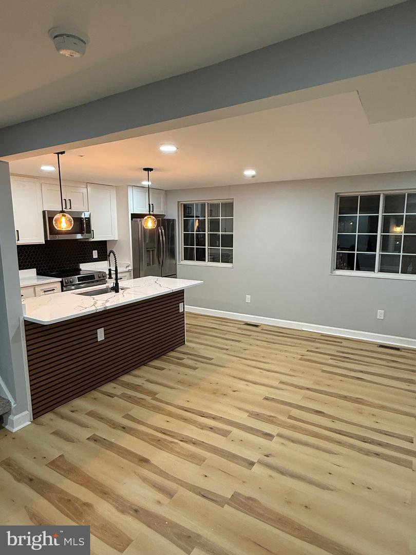 1964 KNOLL TOP LN, WOODBRIDGE, Virginia 22191, 4 Bedrooms Bedrooms, ,3 BathroomsBathrooms,Residential,For sale,1964 KNOLL TOP LN,VAPW2108752 MLS # VAPW2108752