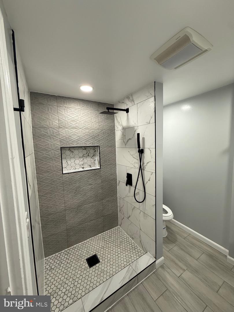 1964 KNOLL TOP LN, WOODBRIDGE, Virginia 22191, 4 Bedrooms Bedrooms, ,3 BathroomsBathrooms,Residential,For sale,1964 KNOLL TOP LN,VAPW2108752 MLS # VAPW2108752