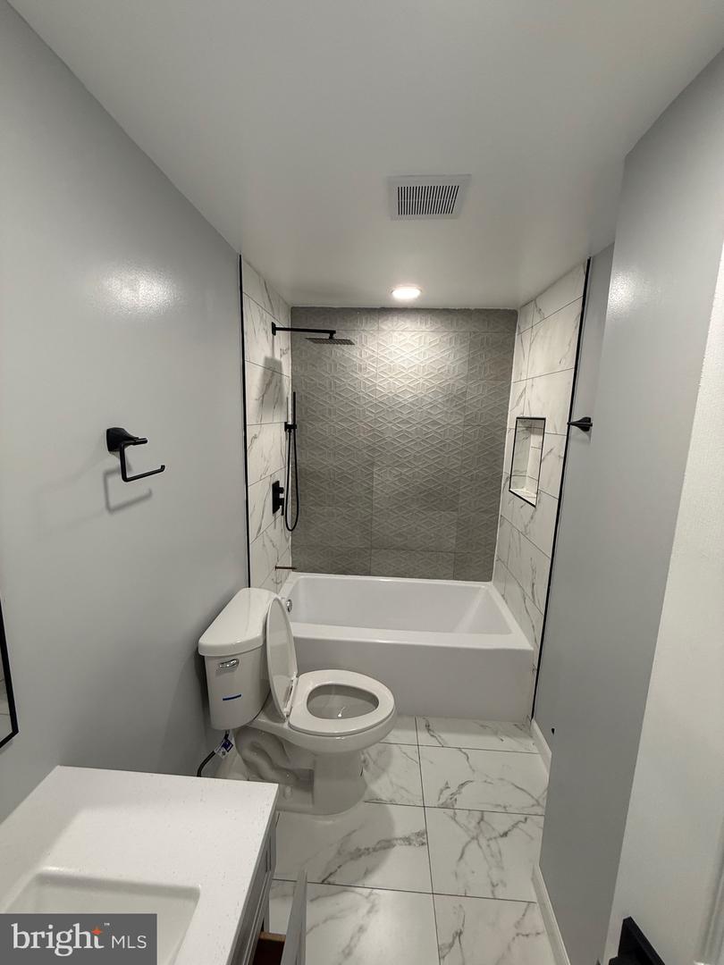 1964 KNOLL TOP LN, WOODBRIDGE, Virginia 22191, 4 Bedrooms Bedrooms, ,3 BathroomsBathrooms,Residential,For sale,1964 KNOLL TOP LN,VAPW2108752 MLS # VAPW2108752