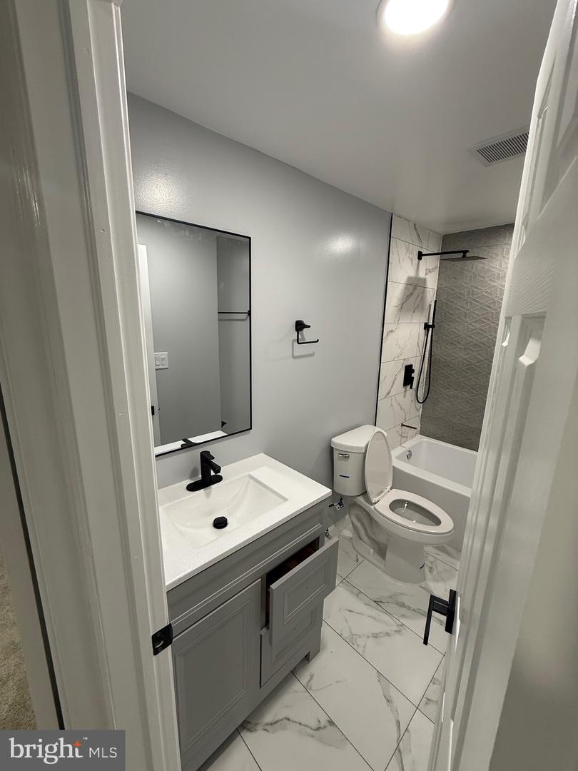 1964 KNOLL TOP LN, WOODBRIDGE, Virginia 22191, 4 Bedrooms Bedrooms, ,3 BathroomsBathrooms,Residential,For sale,1964 KNOLL TOP LN,VAPW2108752 MLS # VAPW2108752