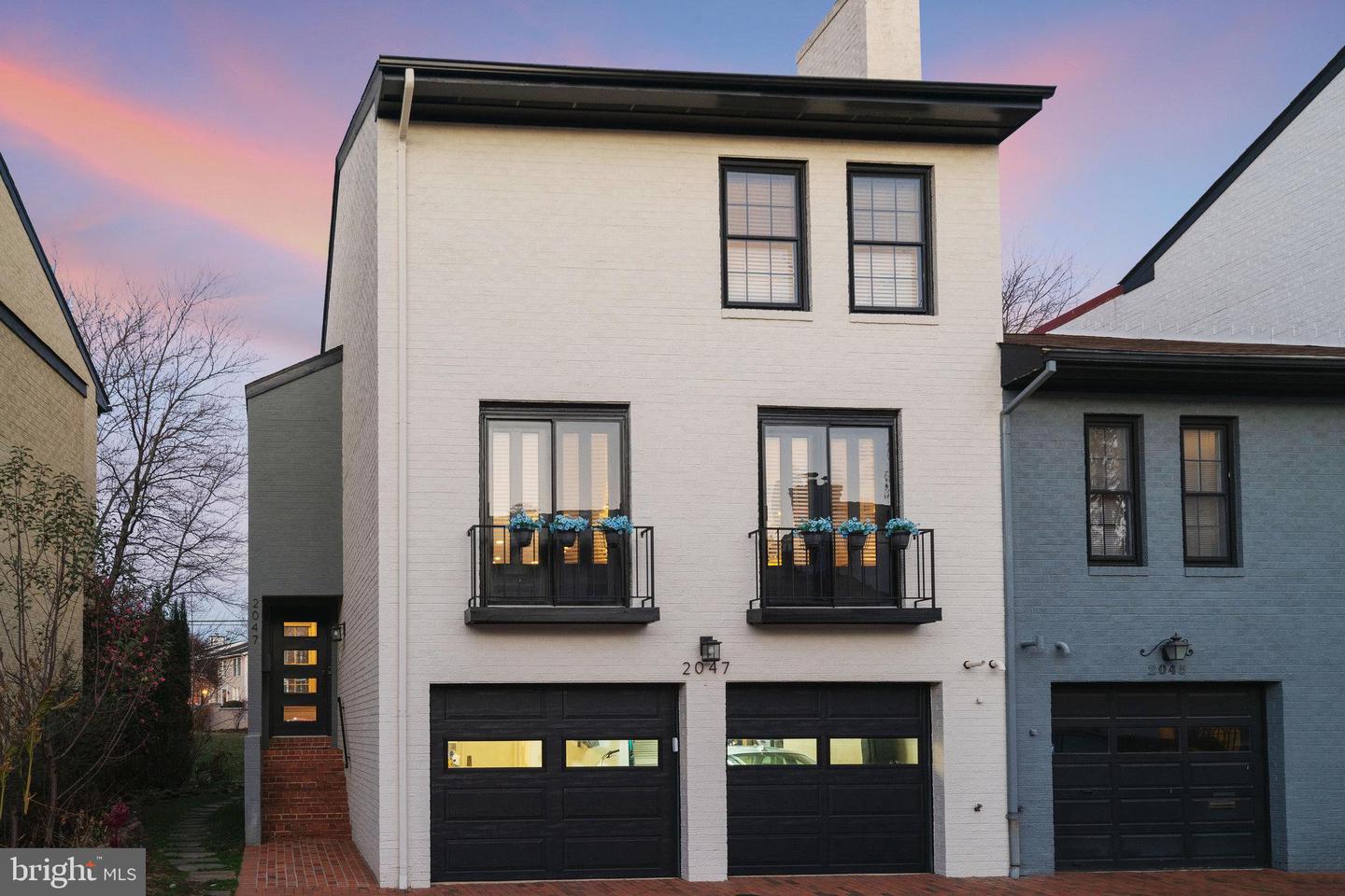 2047 N ABINGDON ST, ARLINGTON, Virginia 22207, 4 Bedrooms Bedrooms, ,3 BathroomsBathrooms,Residential,For sale,2047 N ABINGDON ST,VAAR2066732 MLS # VAAR2066732