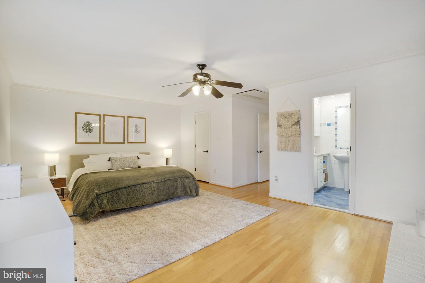 2047 N ABINGDON ST, ARLINGTON, Virginia 22207, 4 Bedrooms Bedrooms, ,3 BathroomsBathrooms,Residential,For sale,2047 N ABINGDON ST,VAAR2066732 MLS # VAAR2066732