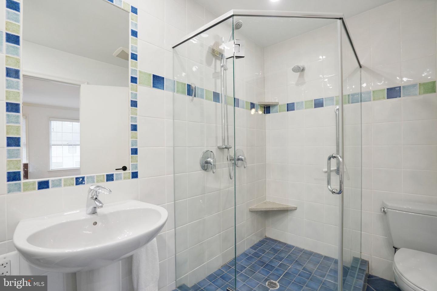 2047 N ABINGDON ST, ARLINGTON, Virginia 22207, 4 Bedrooms Bedrooms, ,3 BathroomsBathrooms,Residential,For sale,2047 N ABINGDON ST,VAAR2066732 MLS # VAAR2066732