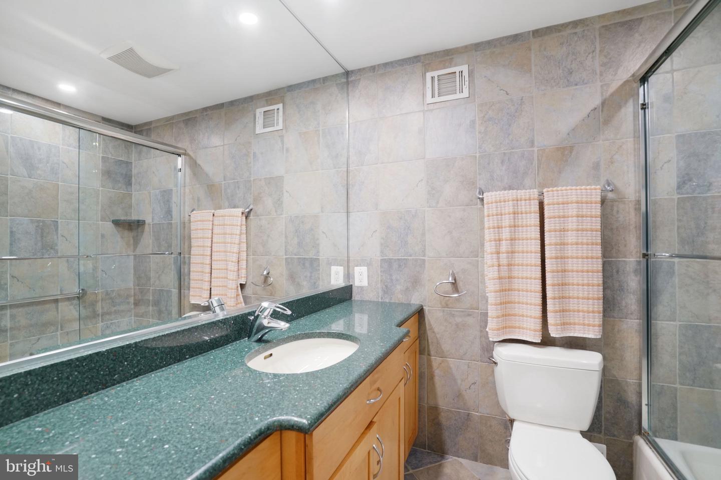 2047 N ABINGDON ST, ARLINGTON, Virginia 22207, 4 Bedrooms Bedrooms, ,3 BathroomsBathrooms,Residential,For sale,2047 N ABINGDON ST,VAAR2066732 MLS # VAAR2066732