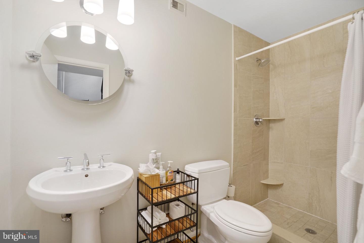 2047 N ABINGDON ST, ARLINGTON, Virginia 22207, 4 Bedrooms Bedrooms, ,3 BathroomsBathrooms,Residential,For sale,2047 N ABINGDON ST,VAAR2066732 MLS # VAAR2066732