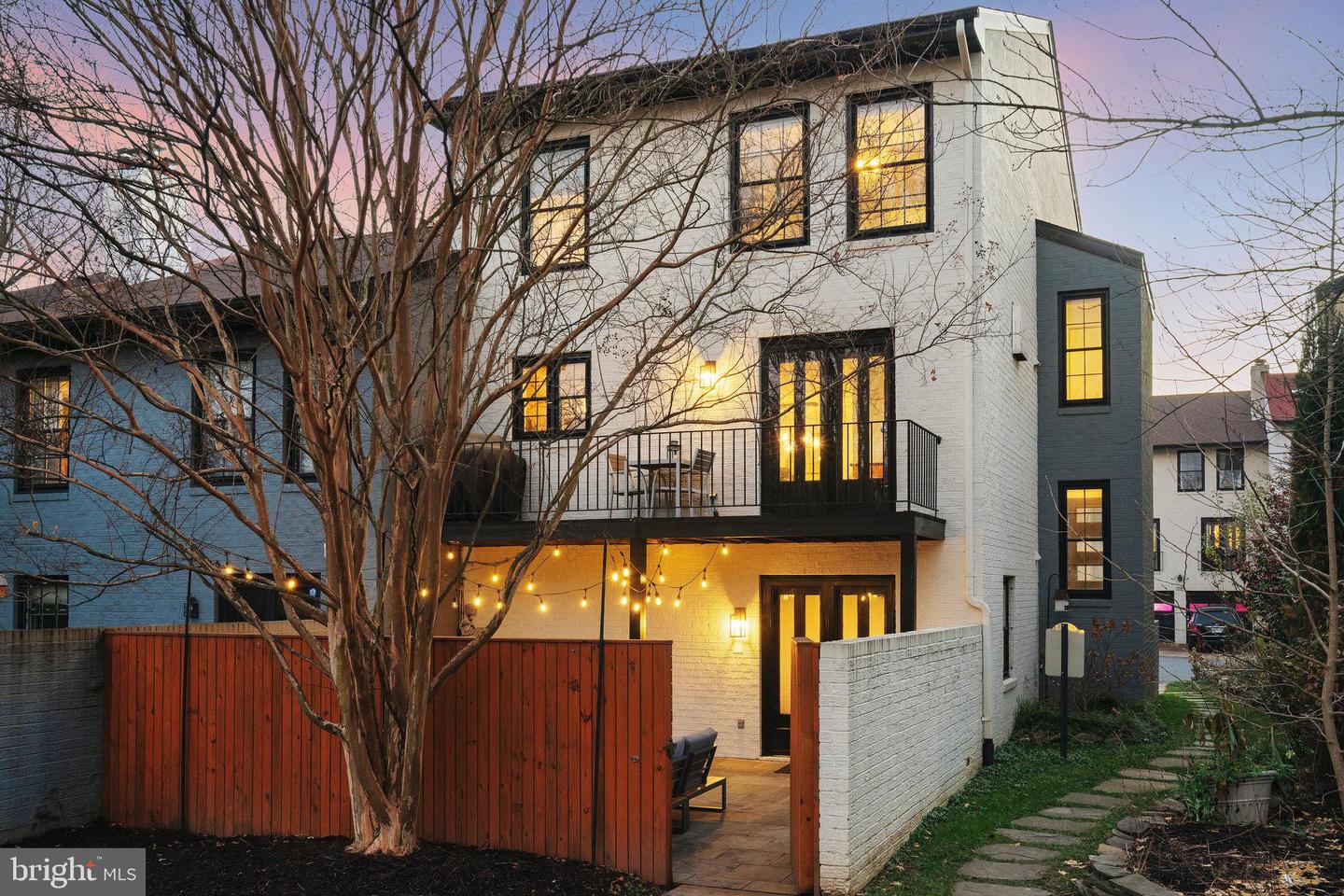 2047 N ABINGDON ST, ARLINGTON, Virginia 22207, 4 Bedrooms Bedrooms, ,3 BathroomsBathrooms,Residential,For sale,2047 N ABINGDON ST,VAAR2066732 MLS # VAAR2066732