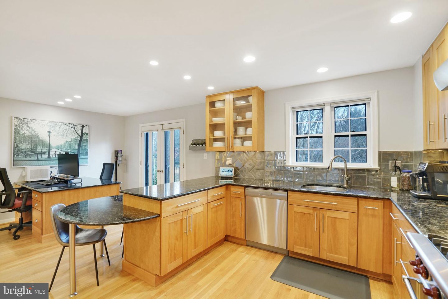 2047 N ABINGDON ST, ARLINGTON, Virginia 22207, 4 Bedrooms Bedrooms, ,3 BathroomsBathrooms,Residential,For sale,2047 N ABINGDON ST,VAAR2066732 MLS # VAAR2066732