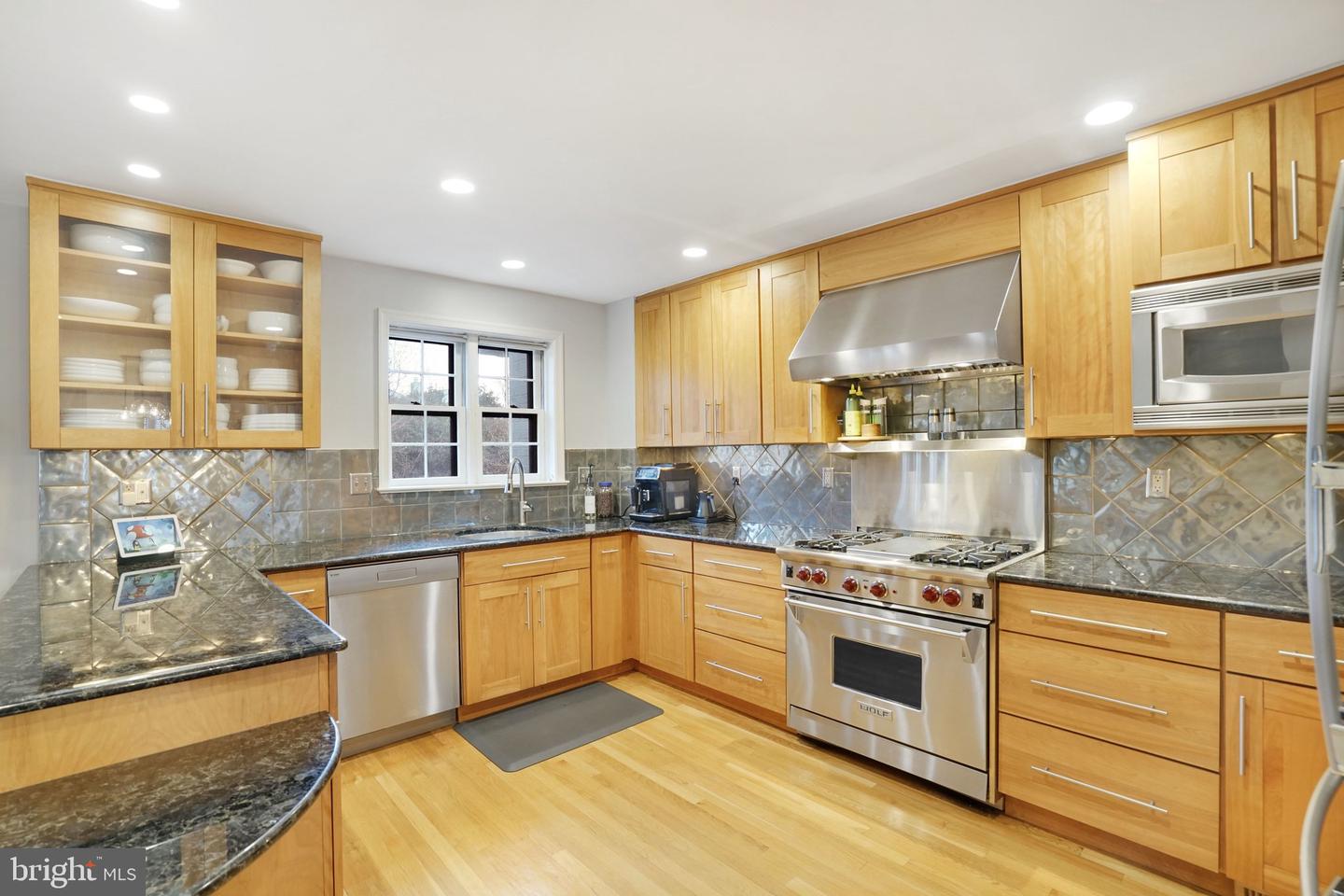 2047 N ABINGDON ST, ARLINGTON, Virginia 22207, 4 Bedrooms Bedrooms, ,3 BathroomsBathrooms,Residential,For sale,2047 N ABINGDON ST,VAAR2066732 MLS # VAAR2066732