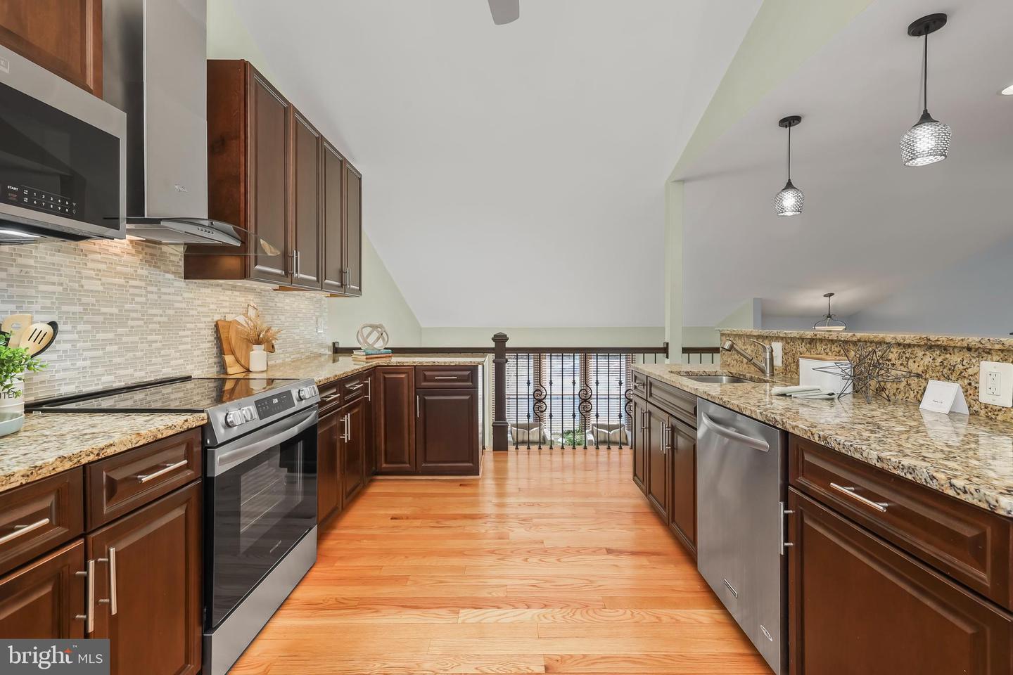 7580 WOODSTOWN DR, SPRINGFIELD, Virginia 22153, 4 Bedrooms Bedrooms, ,3 BathroomsBathrooms,Residential,For sale,7580 WOODSTOWN DR,VAFX2282020 MLS # VAFX2282020