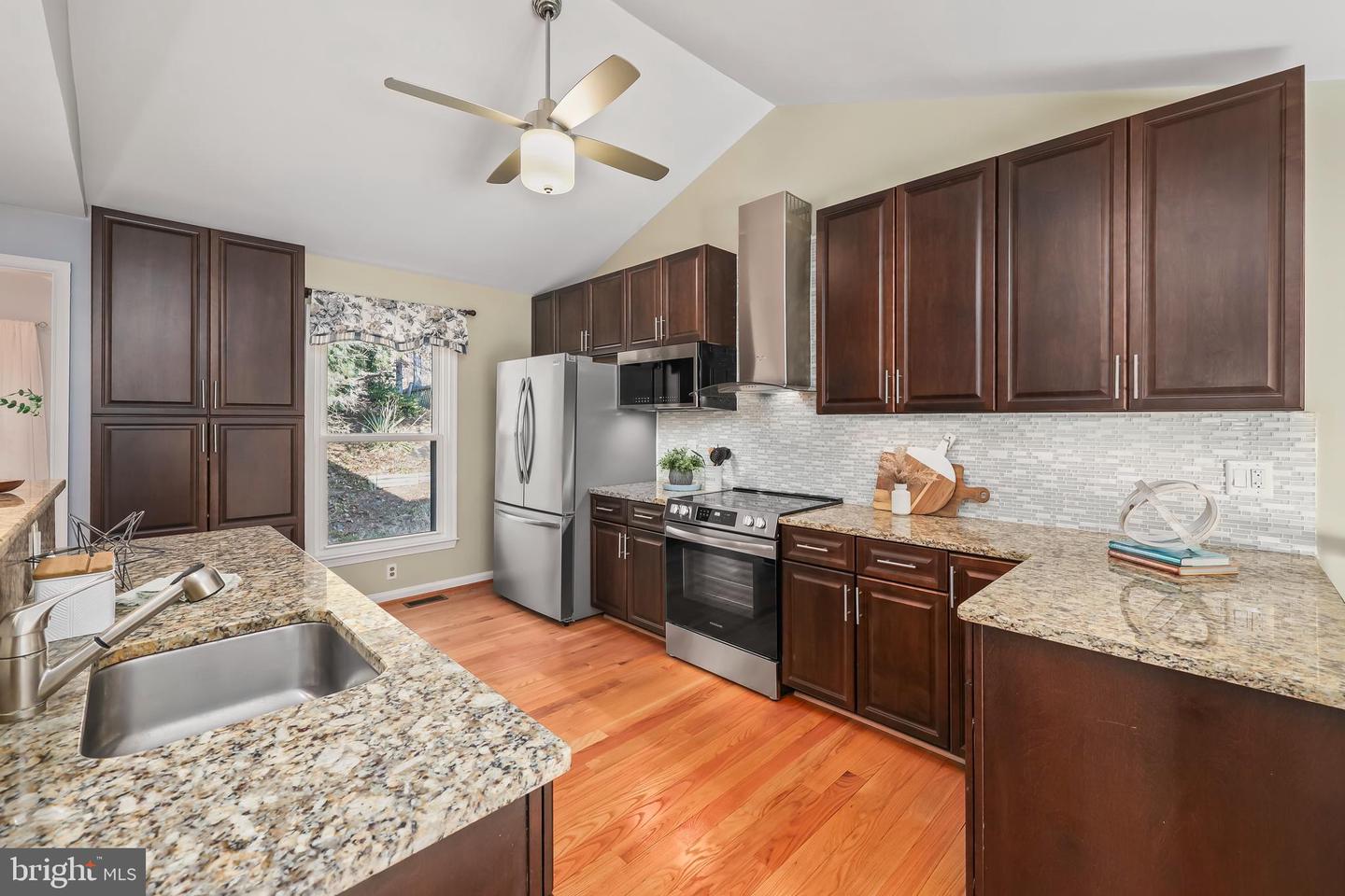 7580 WOODSTOWN DR, SPRINGFIELD, Virginia 22153, 4 Bedrooms Bedrooms, ,3 BathroomsBathrooms,Residential,For sale,7580 WOODSTOWN DR,VAFX2282020 MLS # VAFX2282020