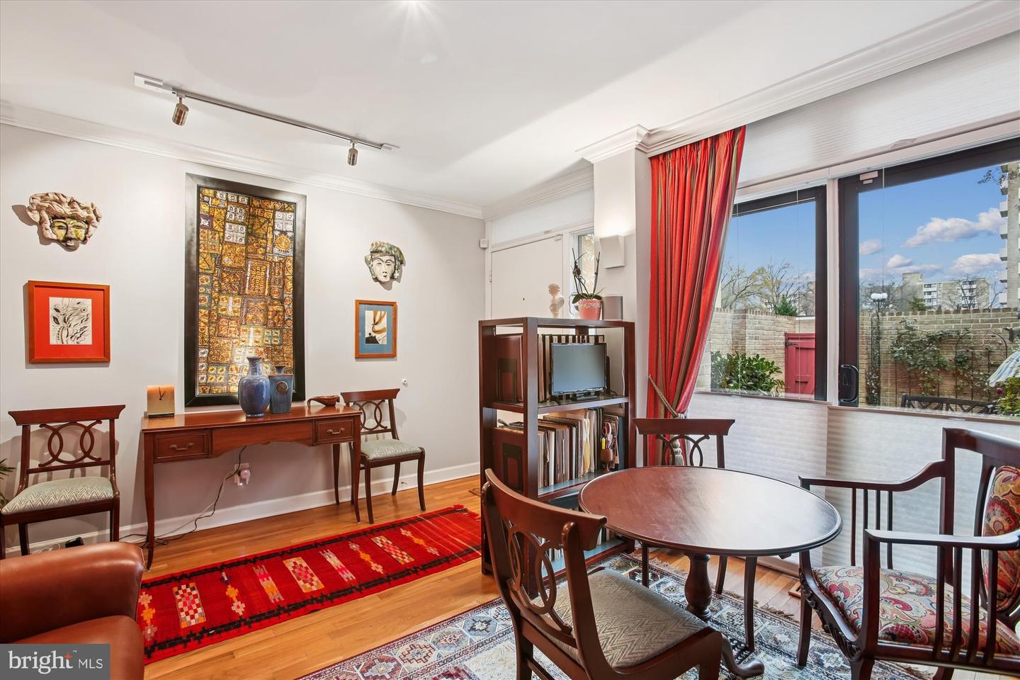 431 N ST SW, WASHINGTON, District Of Columbia 20024, 2 Bedrooms Bedrooms, 10 Rooms Rooms,3 BathroomsBathrooms,Residential,For sale,431 N ST SW,DCDC2234466 MLS # DCDC2234466