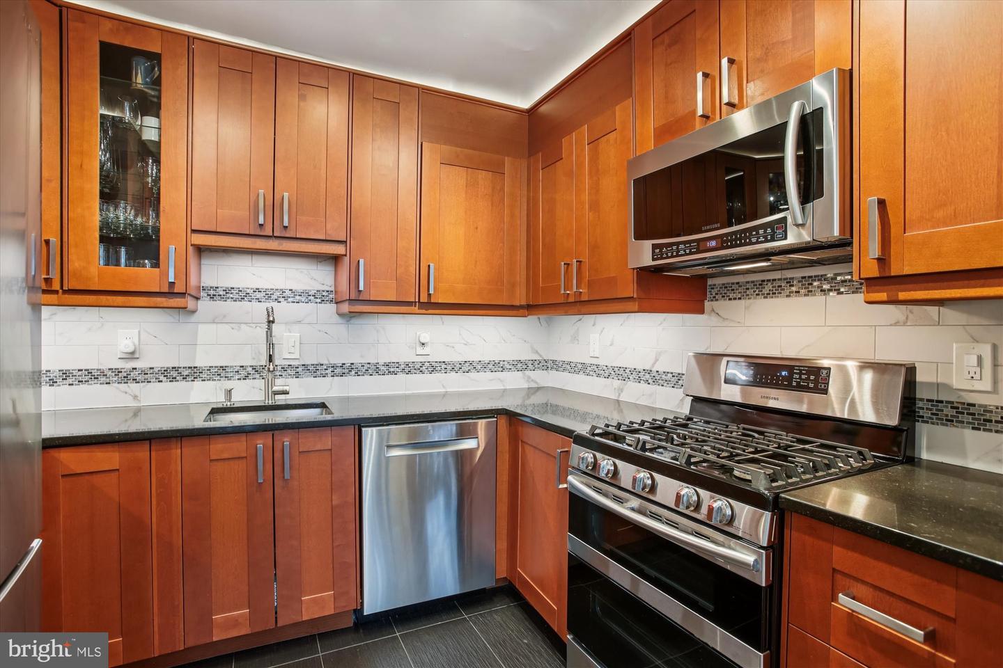 431 N ST SW, WASHINGTON, District Of Columbia 20024, 2 Bedrooms Bedrooms, 10 Rooms Rooms,3 BathroomsBathrooms,Residential,For sale,431 N ST SW,DCDC2234466 MLS # DCDC2234466