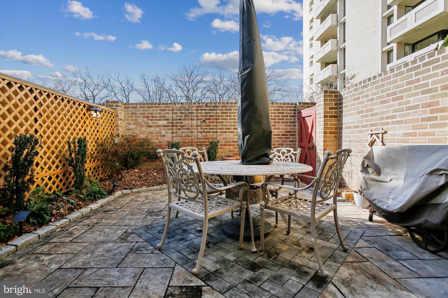 431 N ST SW, WASHINGTON, District Of Columbia 20024, 2 Bedrooms Bedrooms, 10 Rooms Rooms,3 BathroomsBathrooms,Residential,For sale,431 N ST SW,DCDC2234466 MLS # DCDC2234466