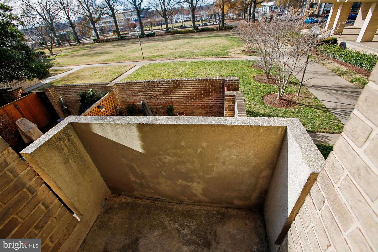 431 N ST SW, WASHINGTON, District Of Columbia 20024, 2 Bedrooms Bedrooms, 10 Rooms Rooms,3 BathroomsBathrooms,Residential,For sale,431 N ST SW,DCDC2234466 MLS # DCDC2234466