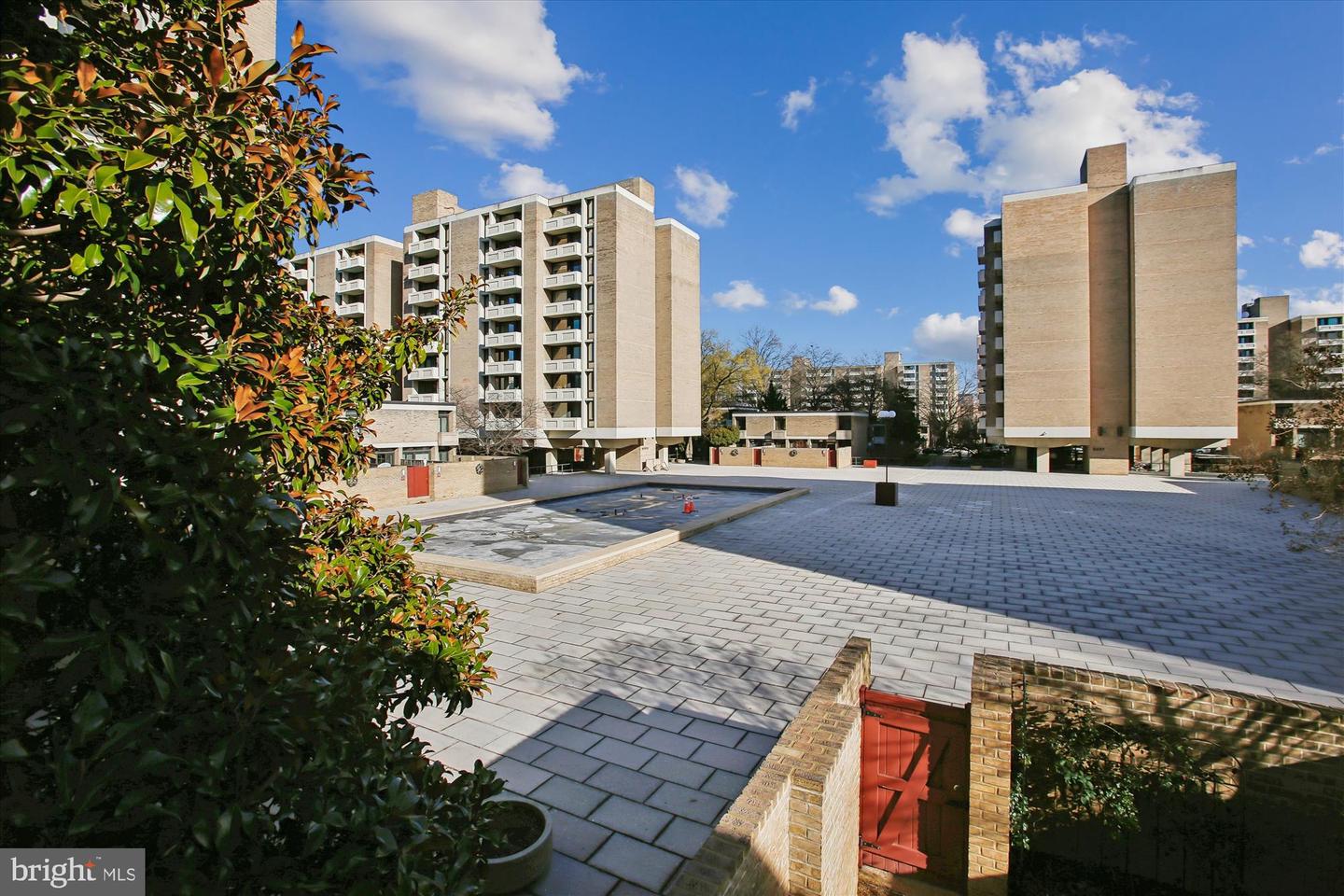 431 N ST SW, WASHINGTON, District Of Columbia 20024, 2 Bedrooms Bedrooms, 10 Rooms Rooms,3 BathroomsBathrooms,Residential,For sale,431 N ST SW,DCDC2234466 MLS # DCDC2234466