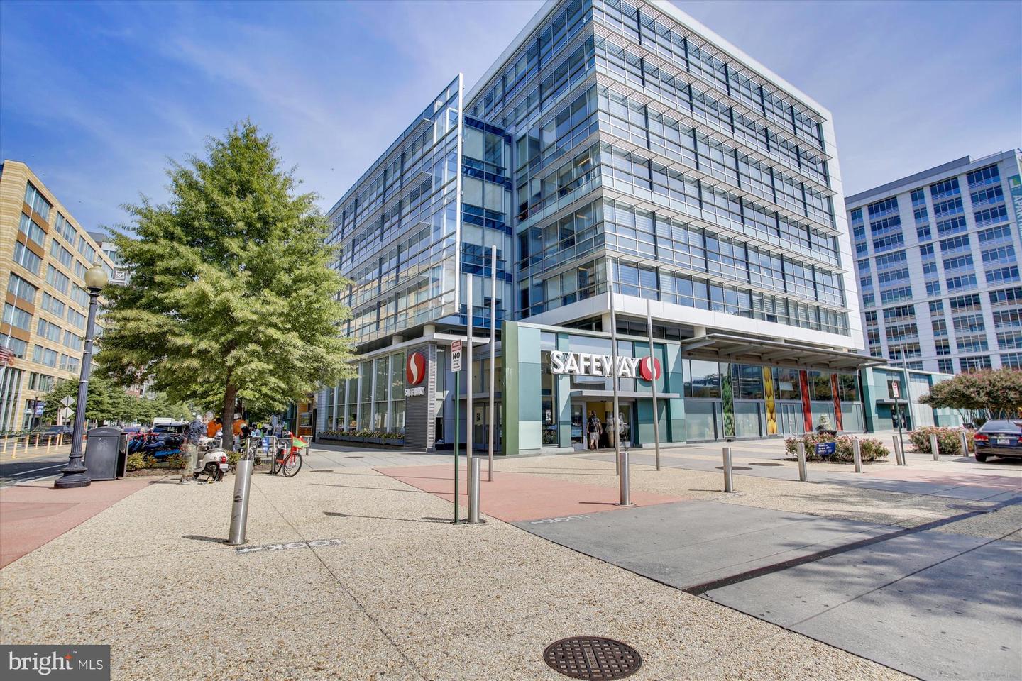 431 N ST SW, WASHINGTON, District Of Columbia 20024, 2 Bedrooms Bedrooms, 10 Rooms Rooms,3 BathroomsBathrooms,Residential,For sale,431 N ST SW,DCDC2234466 MLS # DCDC2234466