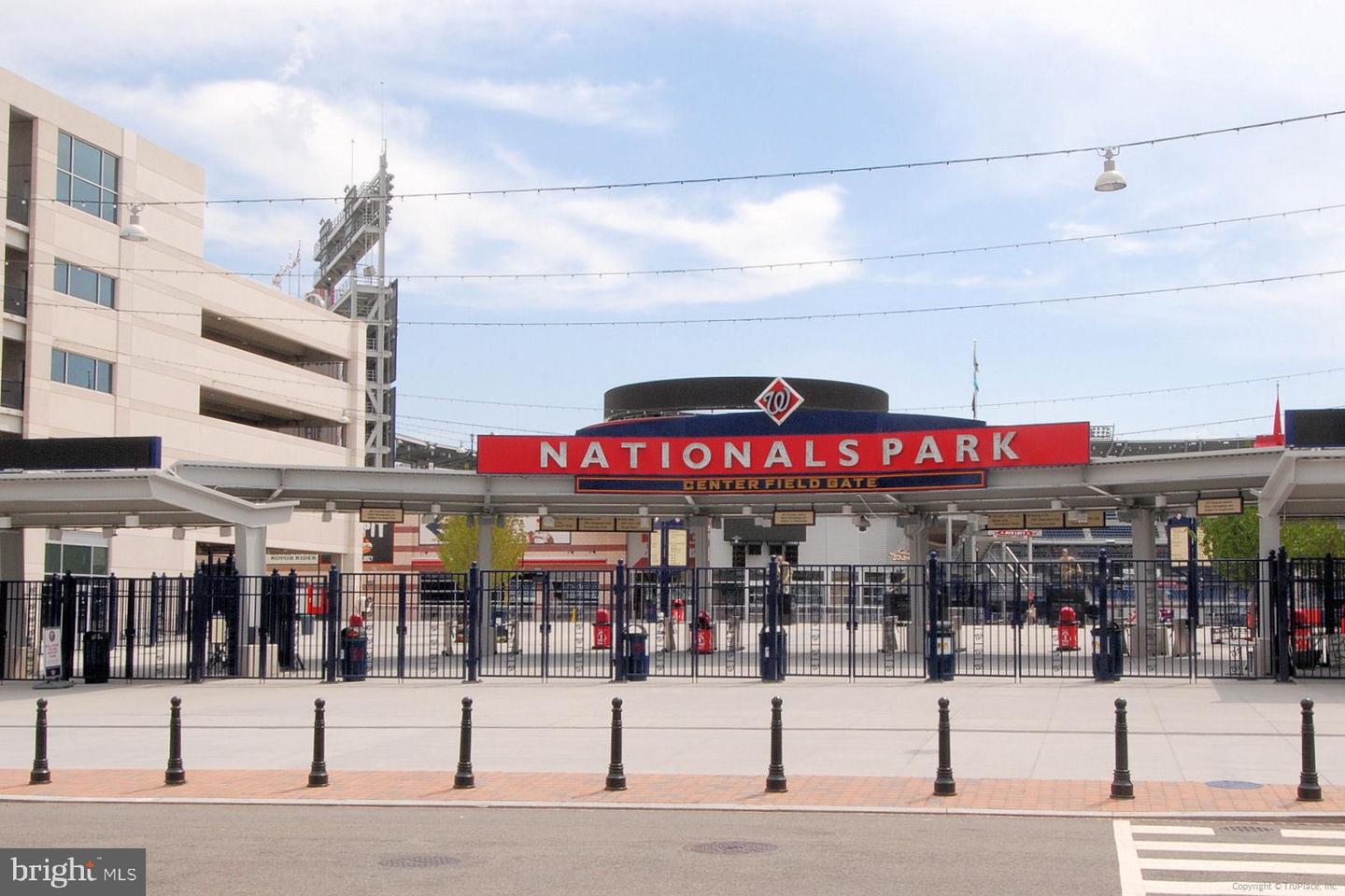 431 N ST SW, WASHINGTON, District Of Columbia 20024, 2 Bedrooms Bedrooms, 10 Rooms Rooms,3 BathroomsBathrooms,Residential,For sale,431 N ST SW,DCDC2234466 MLS # DCDC2234466