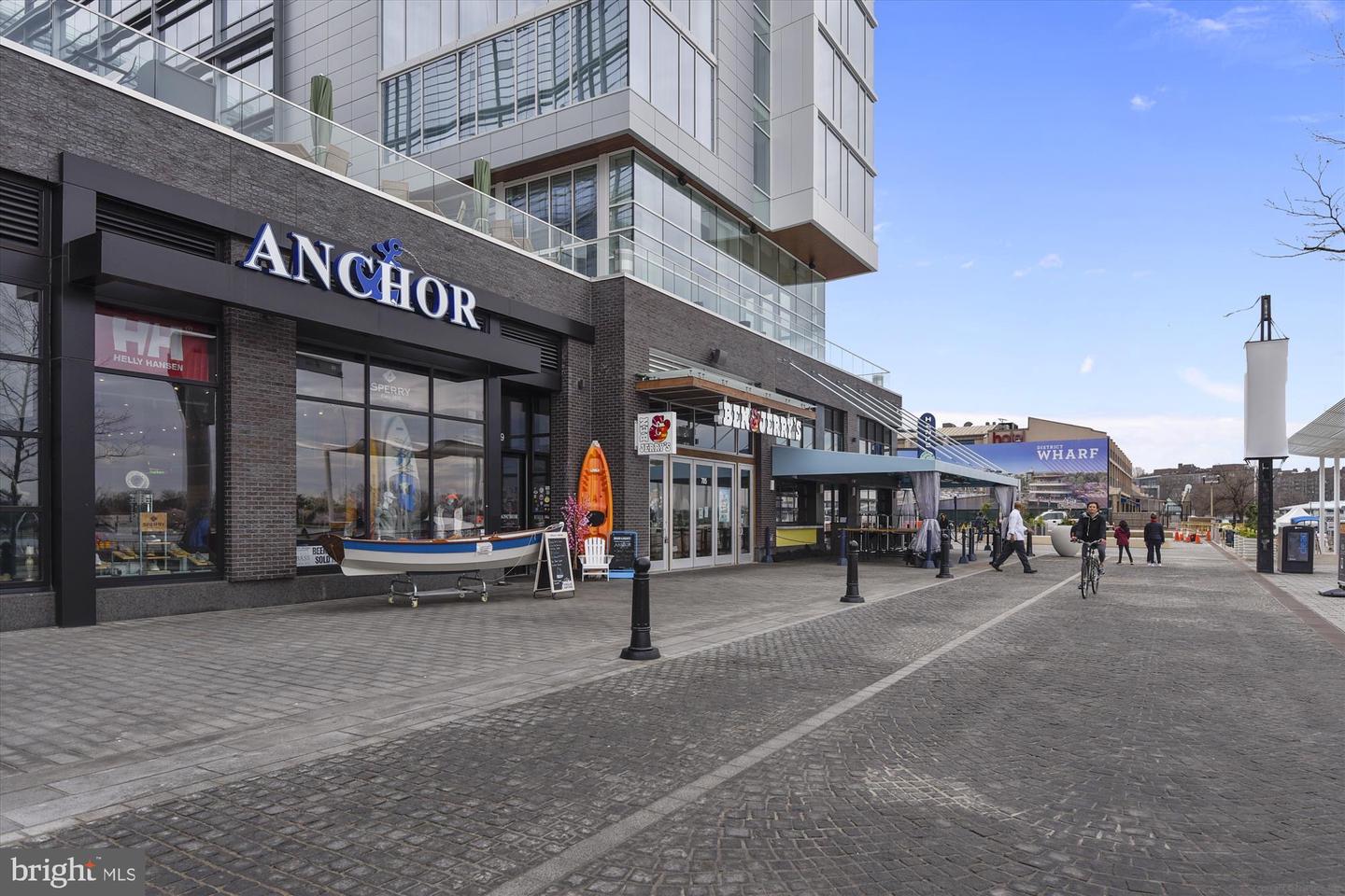 431 N ST SW, WASHINGTON, District Of Columbia 20024, 2 Bedrooms Bedrooms, 10 Rooms Rooms,3 BathroomsBathrooms,Residential,For sale,431 N ST SW,DCDC2234466 MLS # DCDC2234466