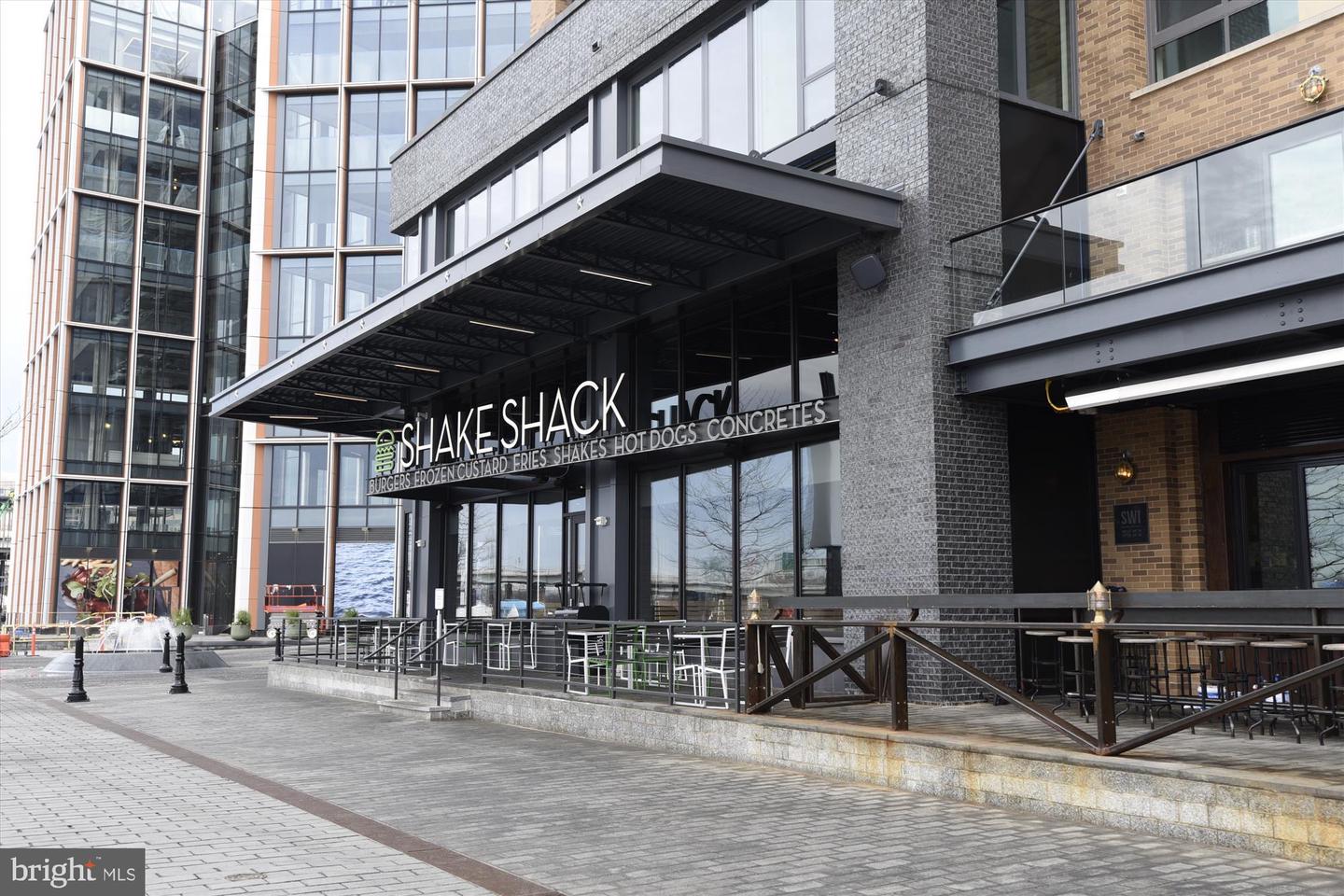 431 N ST SW, WASHINGTON, District Of Columbia 20024, 2 Bedrooms Bedrooms, 10 Rooms Rooms,3 BathroomsBathrooms,Residential,For sale,431 N ST SW,DCDC2234466 MLS # DCDC2234466