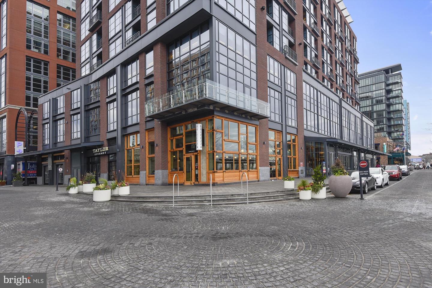 431 N ST SW, WASHINGTON, District Of Columbia 20024, 2 Bedrooms Bedrooms, 10 Rooms Rooms,3 BathroomsBathrooms,Residential,For sale,431 N ST SW,DCDC2234466 MLS # DCDC2234466