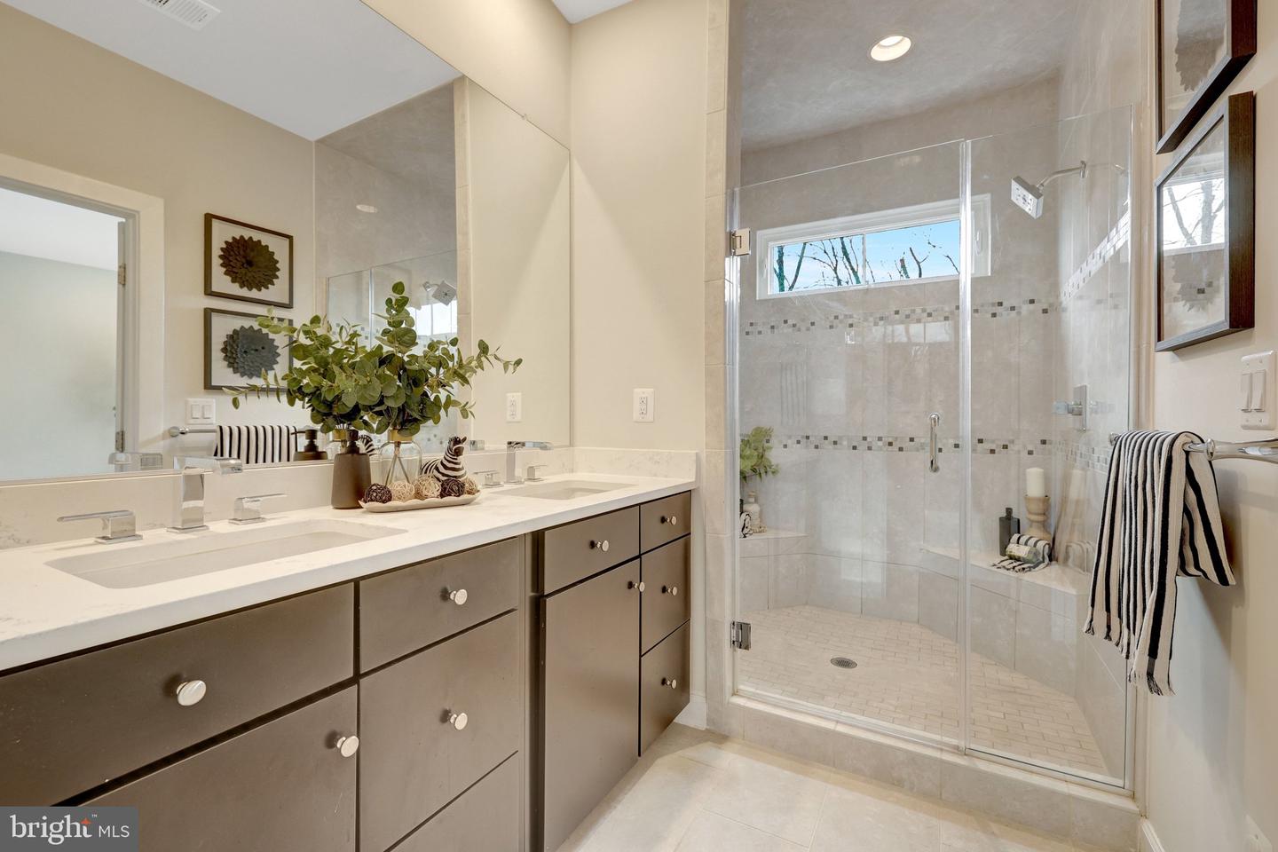 9283 WOOD VIOLET CT, FAIRFAX, Virginia 22031, 3 Bedrooms Bedrooms, ,3 BathroomsBathrooms,Residential,For sale,9283 WOOD VIOLET CT,VAFX2282134 MLS # VAFX2282134