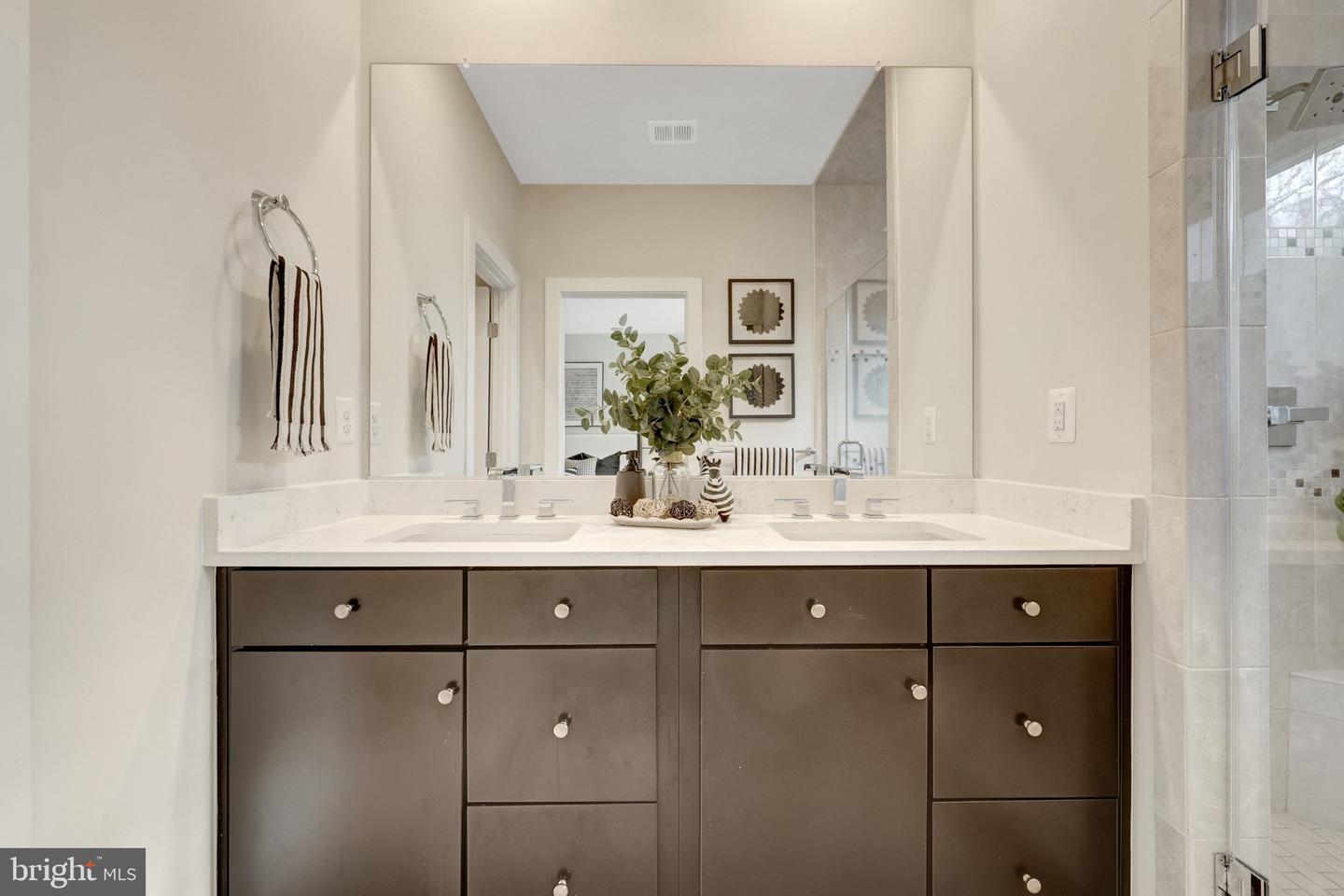 9283 WOOD VIOLET CT, FAIRFAX, Virginia 22031, 3 Bedrooms Bedrooms, ,3 BathroomsBathrooms,Residential,For sale,9283 WOOD VIOLET CT,VAFX2282134 MLS # VAFX2282134