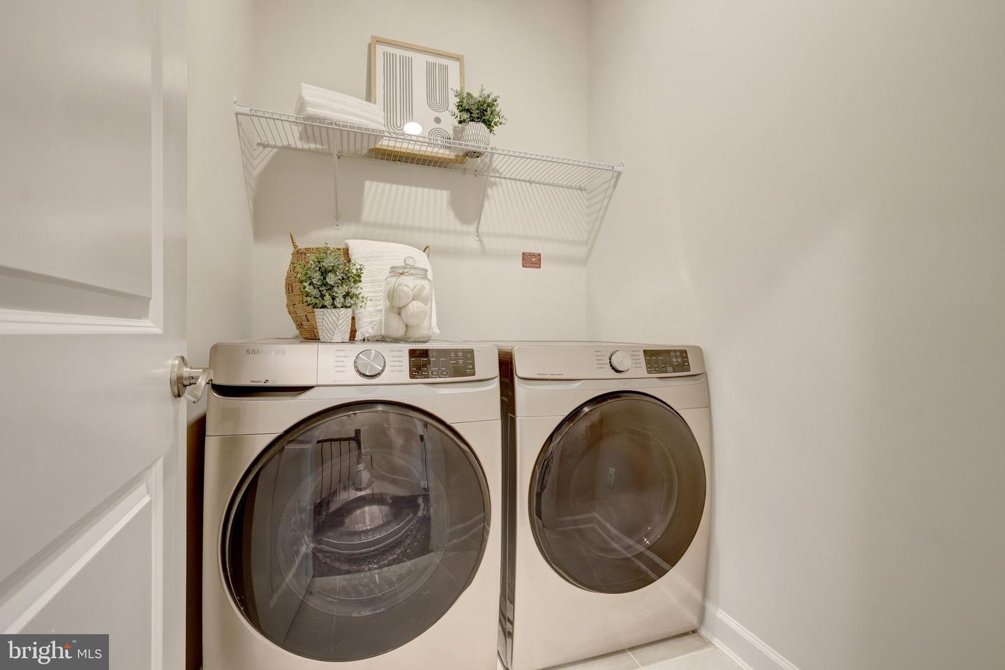 9283 WOOD VIOLET CT, FAIRFAX, Virginia 22031, 3 Bedrooms Bedrooms, ,3 BathroomsBathrooms,Residential,For sale,9283 WOOD VIOLET CT,VAFX2282134 MLS # VAFX2282134