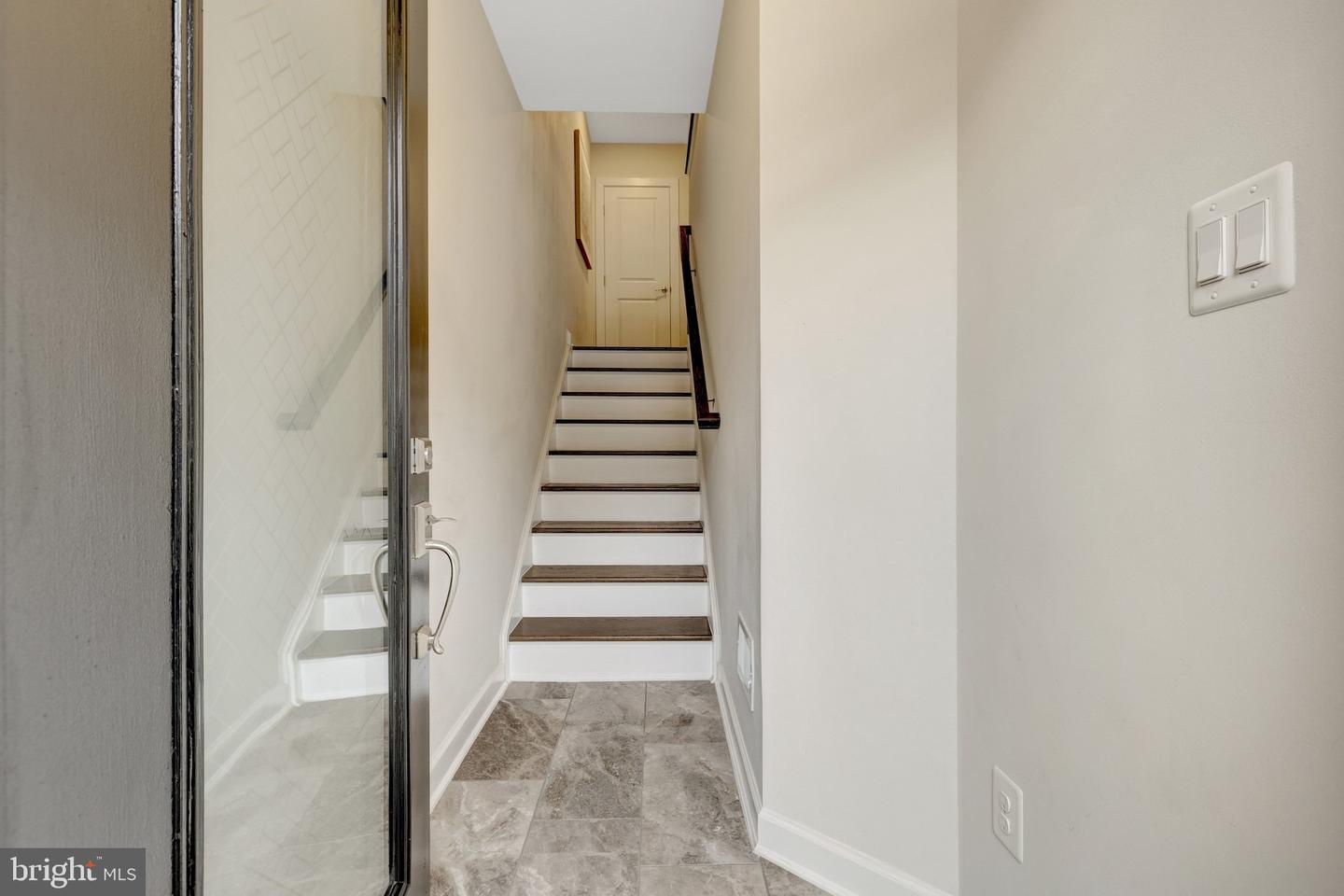 9283 WOOD VIOLET CT, FAIRFAX, Virginia 22031, 3 Bedrooms Bedrooms, ,3 BathroomsBathrooms,Residential,For sale,9283 WOOD VIOLET CT,VAFX2282134 MLS # VAFX2282134