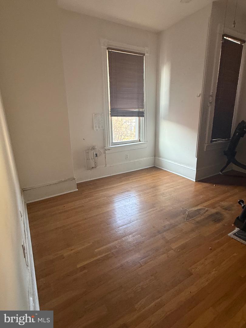 656 6TH ST NE, WASHINGTON, District Of Columbia 20002, 3 Bedrooms Bedrooms, ,2 BathroomsBathrooms,Residential,For sale,656 6TH ST NE,DCDC2234698 MLS # DCDC2234698