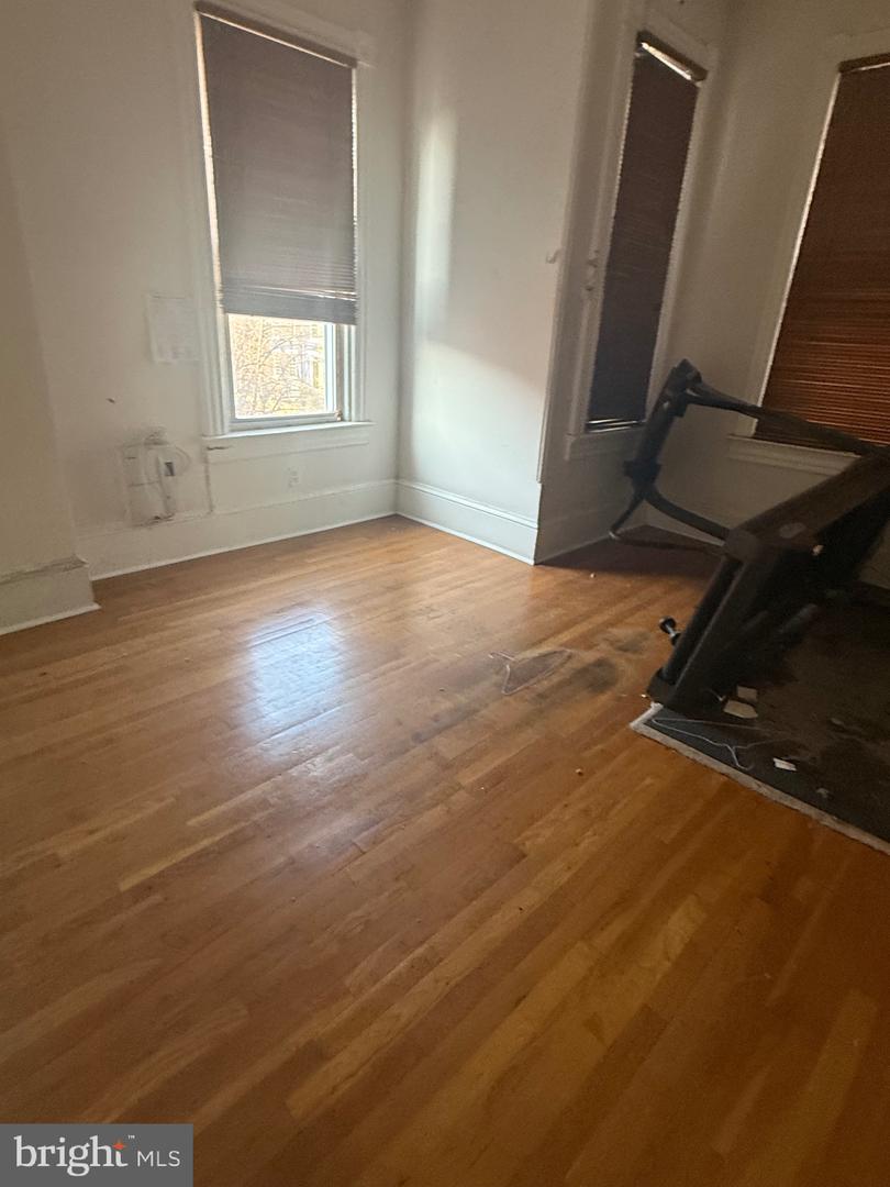 656 6TH ST NE, WASHINGTON, District Of Columbia 20002, 3 Bedrooms Bedrooms, ,2 BathroomsBathrooms,Residential,For sale,656 6TH ST NE,DCDC2234698 MLS # DCDC2234698