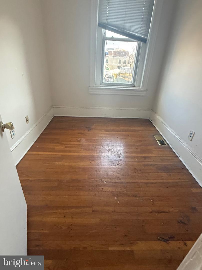 656 6TH ST NE, WASHINGTON, District Of Columbia 20002, 3 Bedrooms Bedrooms, ,2 BathroomsBathrooms,Residential,For sale,656 6TH ST NE,DCDC2234698 MLS # DCDC2234698