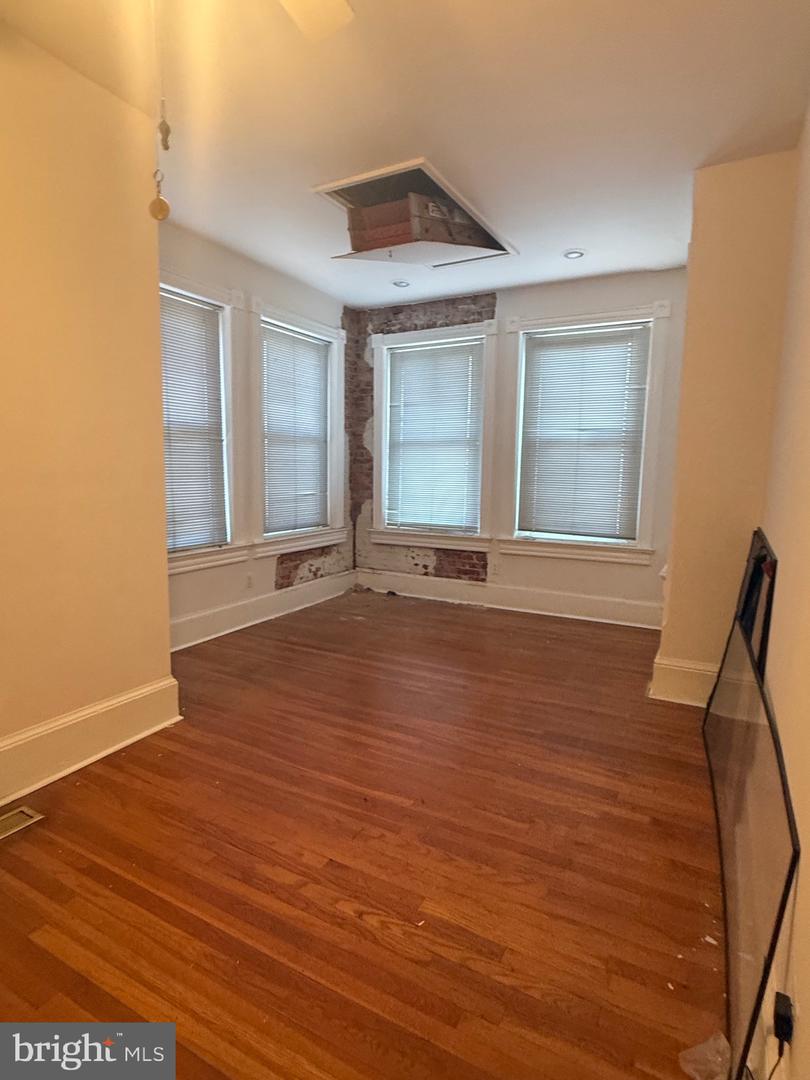 656 6TH ST NE, WASHINGTON, District Of Columbia 20002, 3 Bedrooms Bedrooms, ,2 BathroomsBathrooms,Residential,For sale,656 6TH ST NE,DCDC2234698 MLS # DCDC2234698