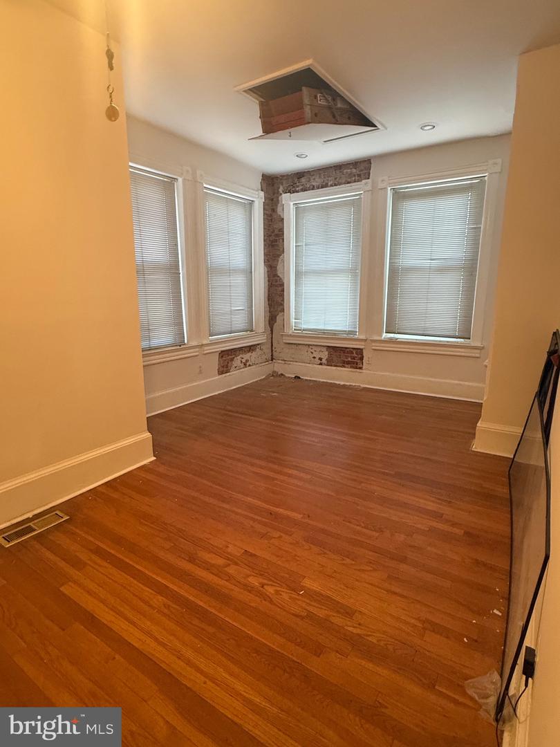 656 6TH ST NE, WASHINGTON, District Of Columbia 20002, 3 Bedrooms Bedrooms, ,2 BathroomsBathrooms,Residential,For sale,656 6TH ST NE,DCDC2234698 MLS # DCDC2234698