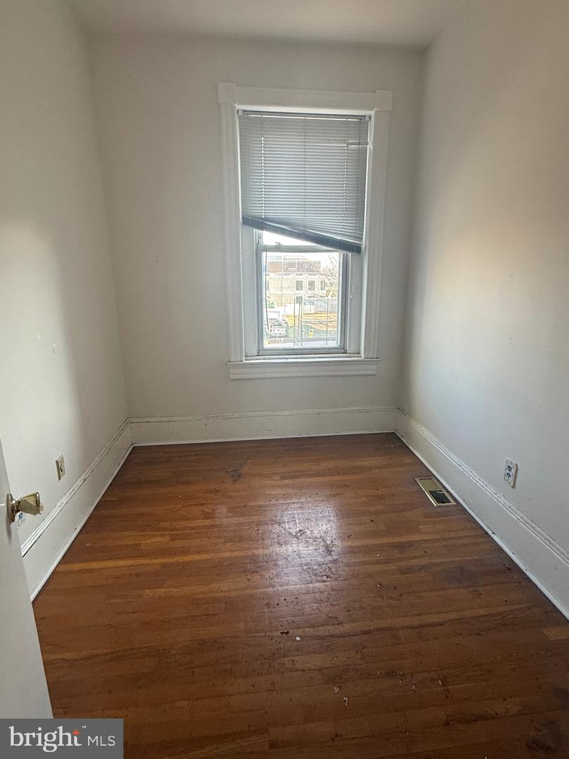 656 6TH ST NE, WASHINGTON, District Of Columbia 20002, 3 Bedrooms Bedrooms, ,2 BathroomsBathrooms,Residential,For sale,656 6TH ST NE,DCDC2234698 MLS # DCDC2234698