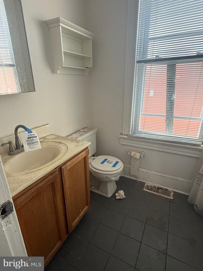 656 6TH ST NE, WASHINGTON, District Of Columbia 20002, 3 Bedrooms Bedrooms, ,2 BathroomsBathrooms,Residential,For sale,656 6TH ST NE,DCDC2234698 MLS # DCDC2234698